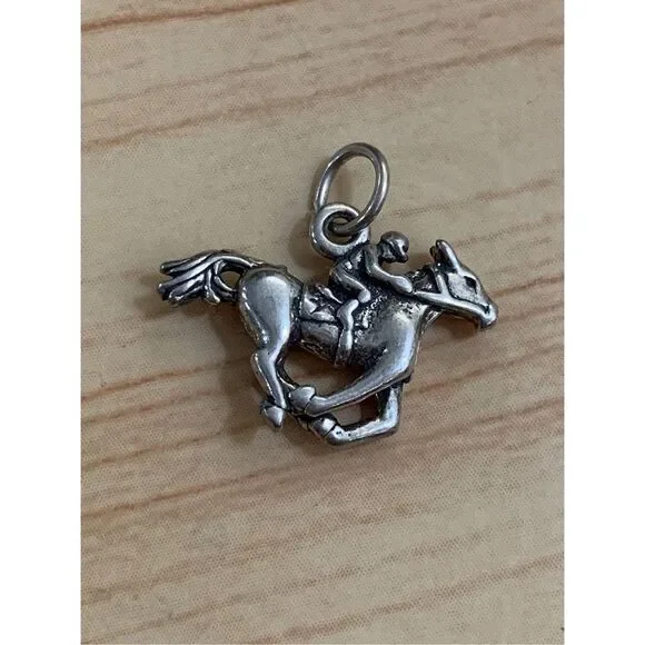 .925 Vintage Race Horse Sterling Silver Jewelry Charm #horse track - Picture 2 of 3